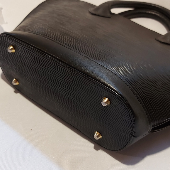 $✨ 4/100 $✨. HARDBODY HAND BAG EPI SAINT - Picture 6 of 10